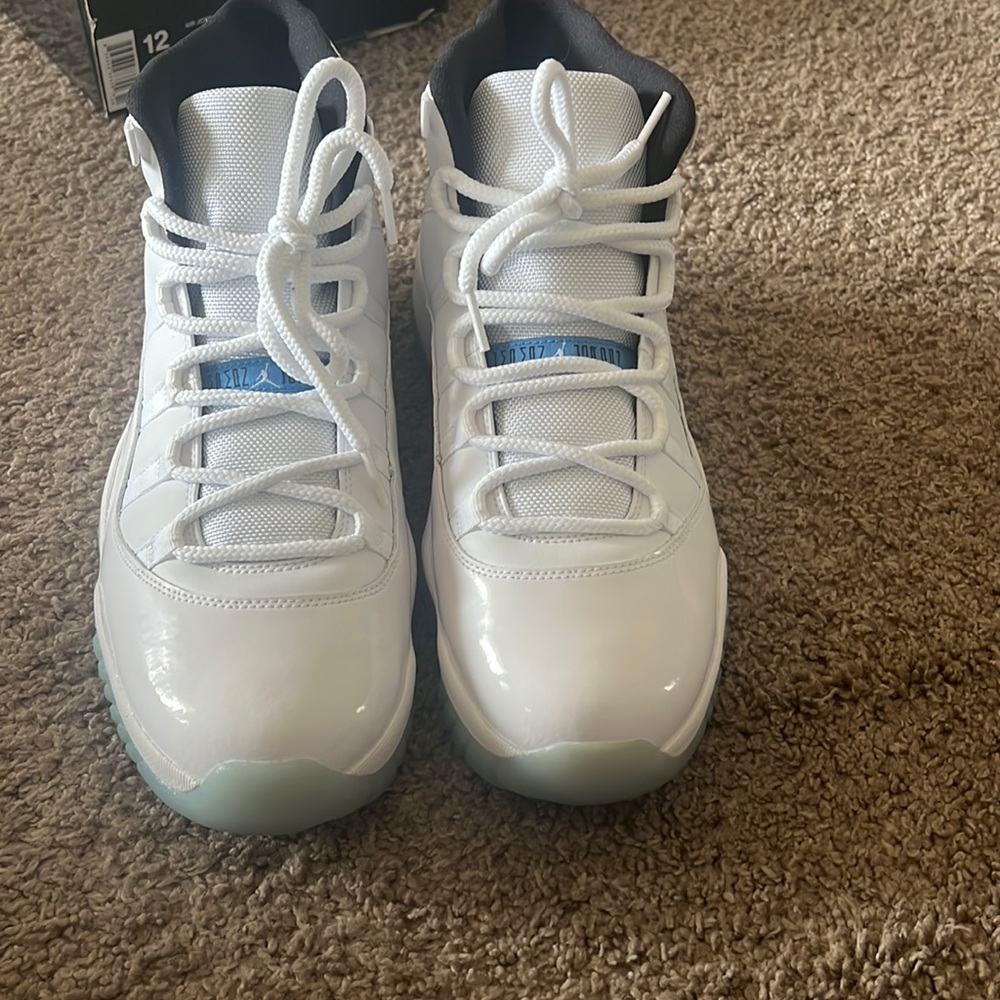 Air Jordan 11 Retro Columbia blue/white